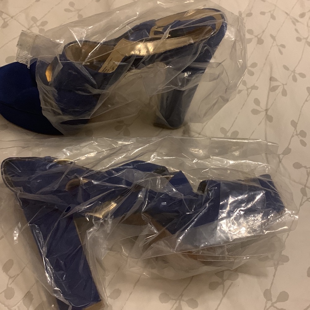 Criss Cross Platform Slingback - Picture 5 of 8